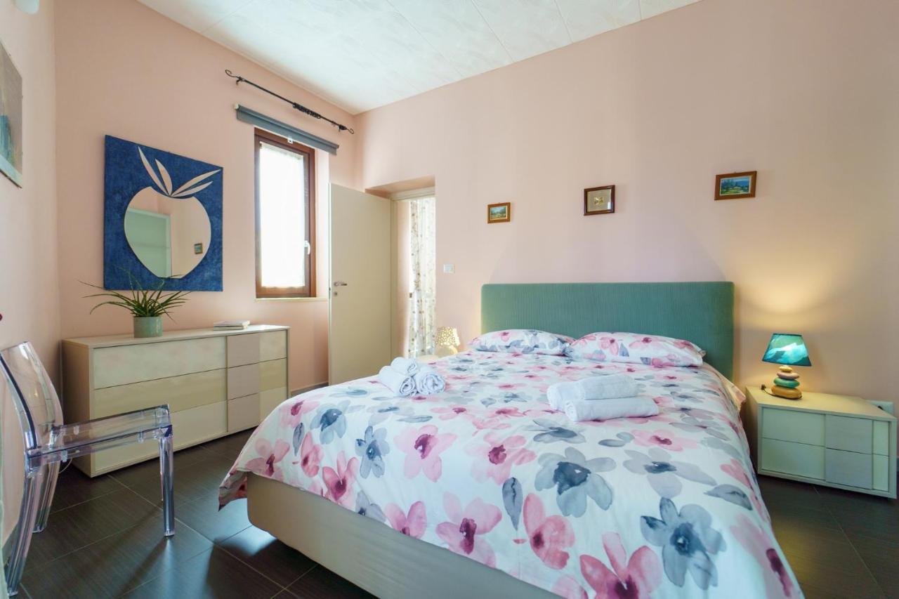 Siracusa Comfy & Central Apartment With Terrace Syracuse Bagian luar foto